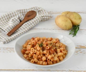 Pasta con cebolla y patatas