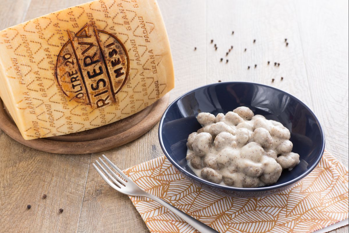 Ñoquis de trigo sarraceno al Grana Padano y pimienta