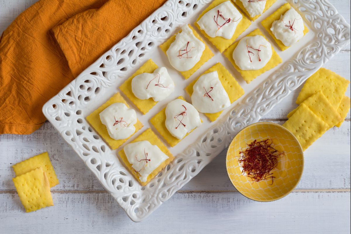 Galleta salada al azafrán