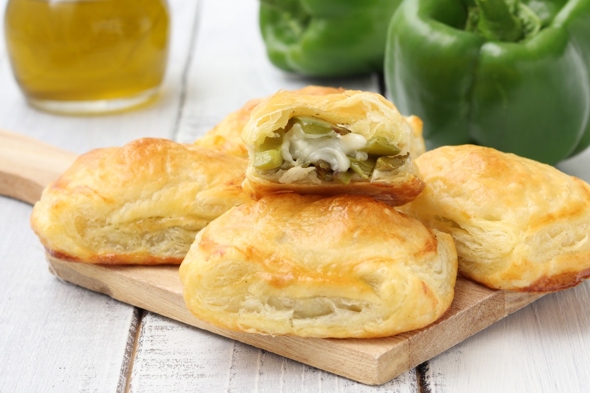 Hojaldres de pimientos y gorgonzola