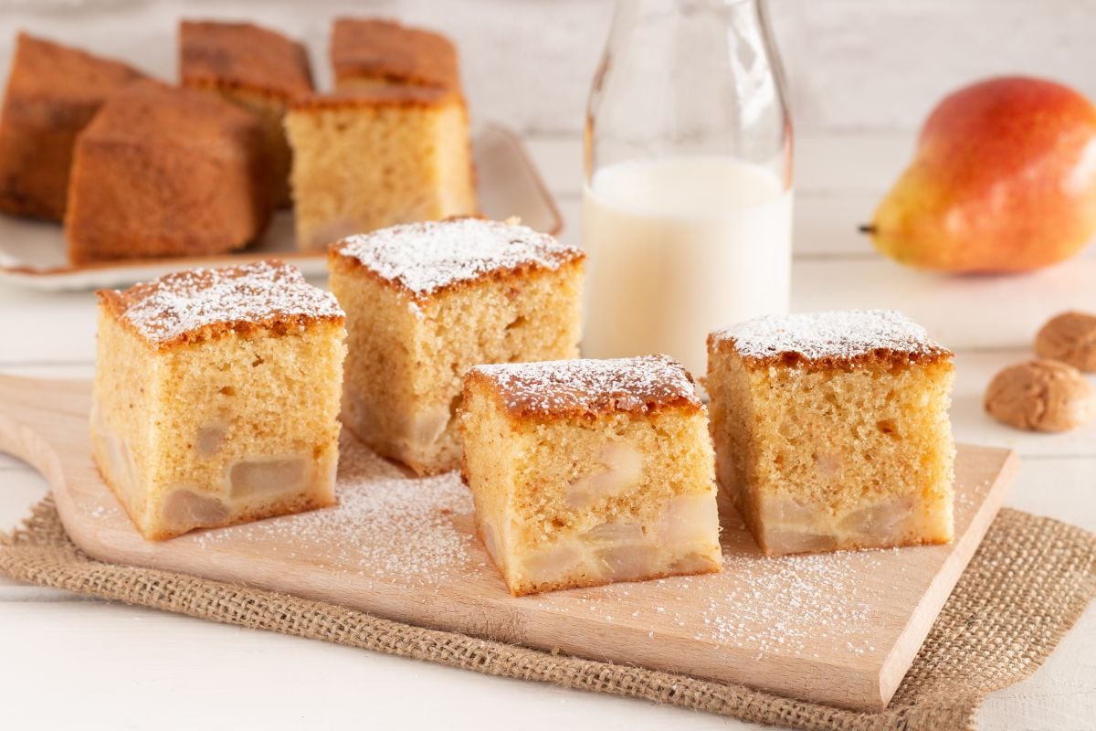 Pastel con peras y amaretti
