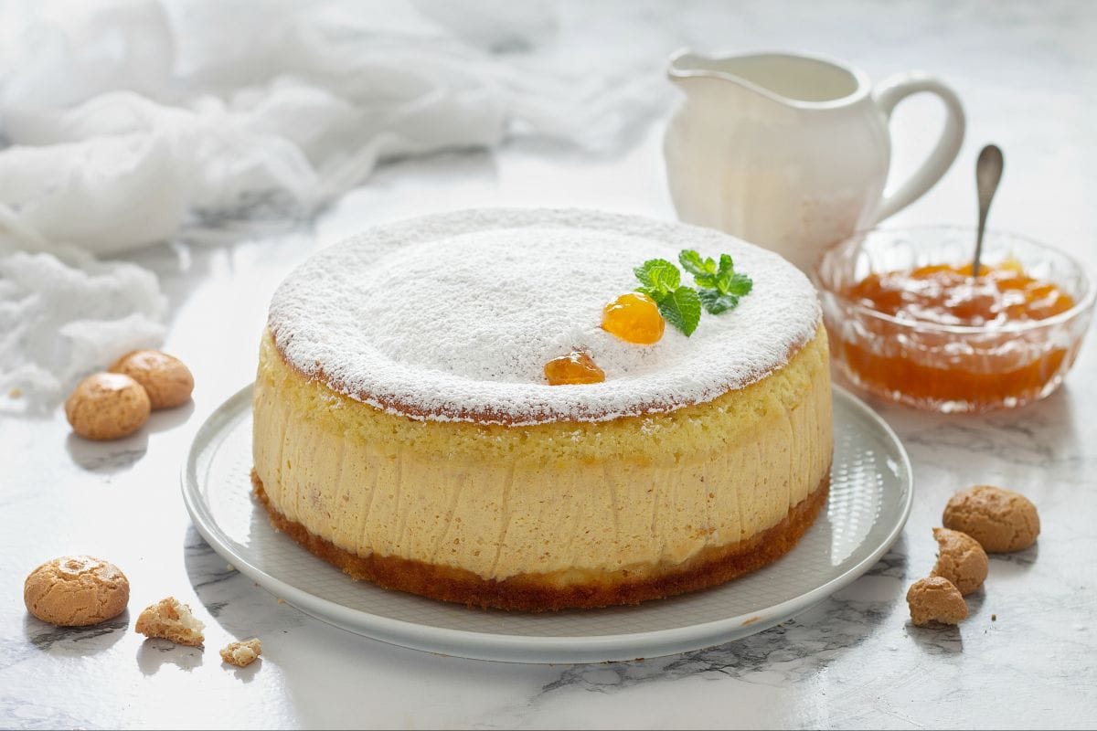Tarta vertida con crema de mermelada de albaricoque