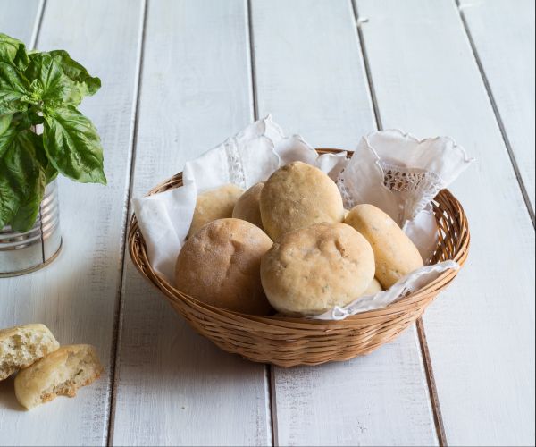 Panecillos al albahaca