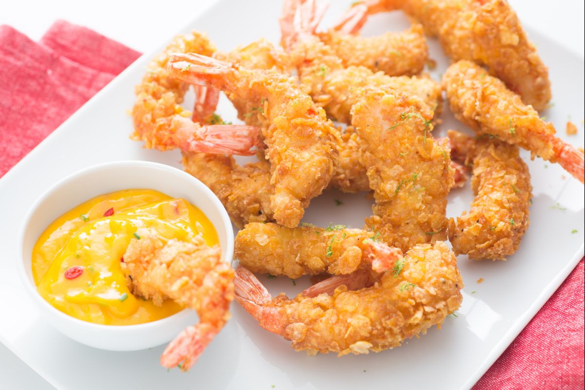 Fritura de gambas con salsa de mango