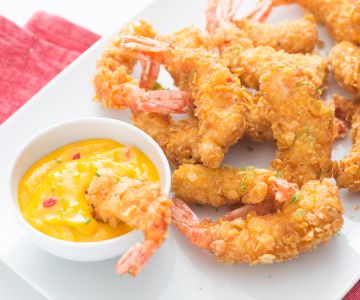 Fritura de gambas con salsa de mango