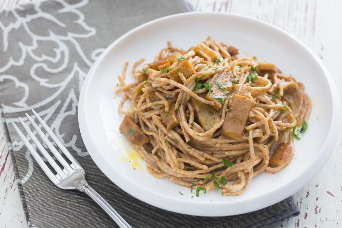 Espaguetis integrales con falso guanciale