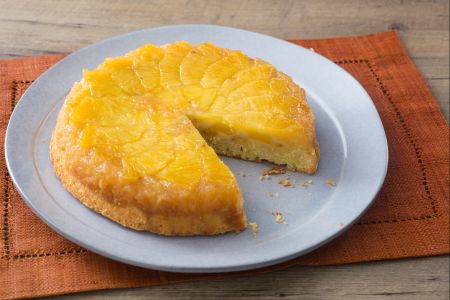 Tarta invertida de piña (fácil y rápida)