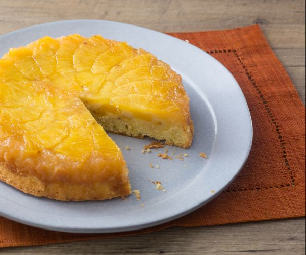 Tarta invertida de piña