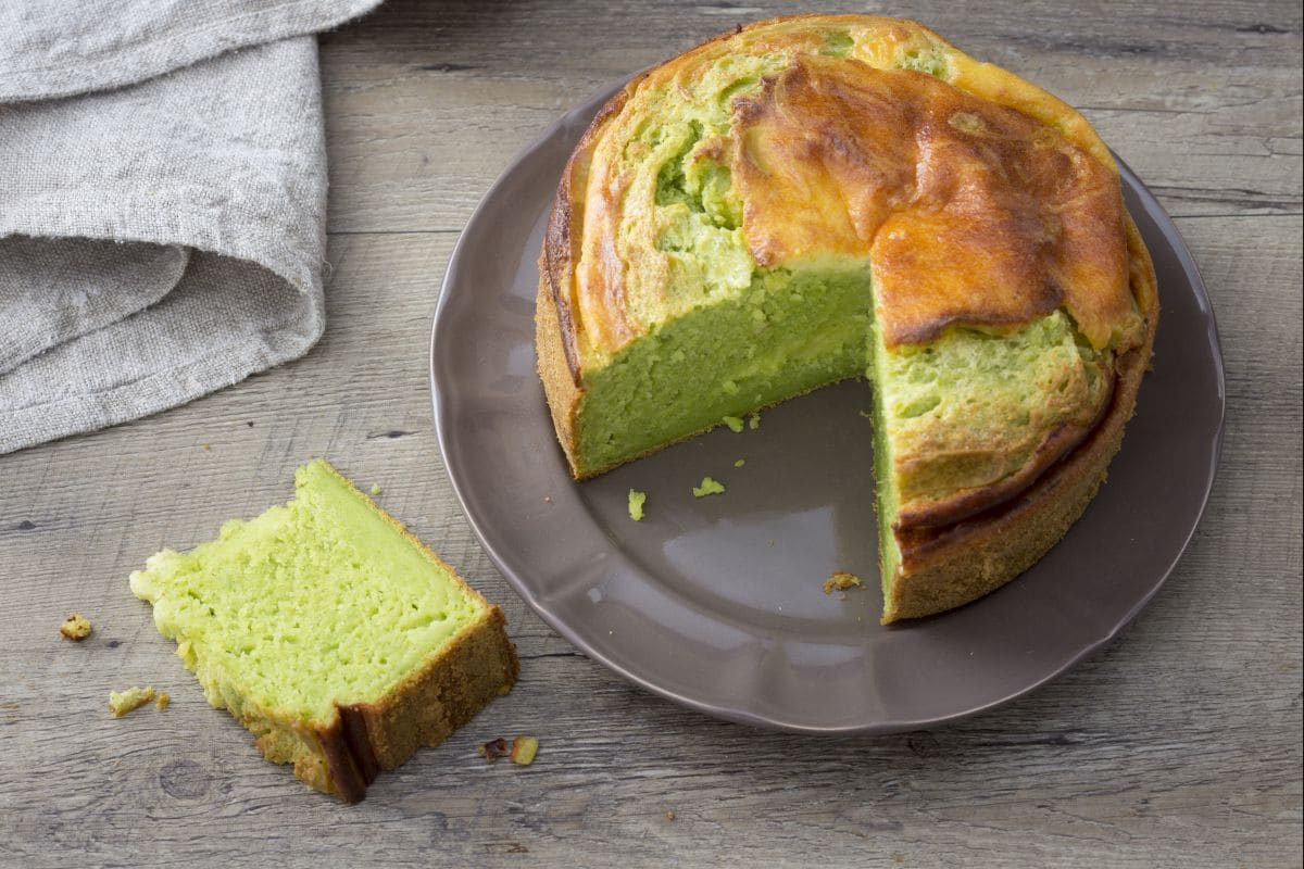Tarta salada de guisantes y robiola