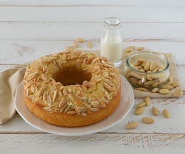Rosca con almendras y mascarpone