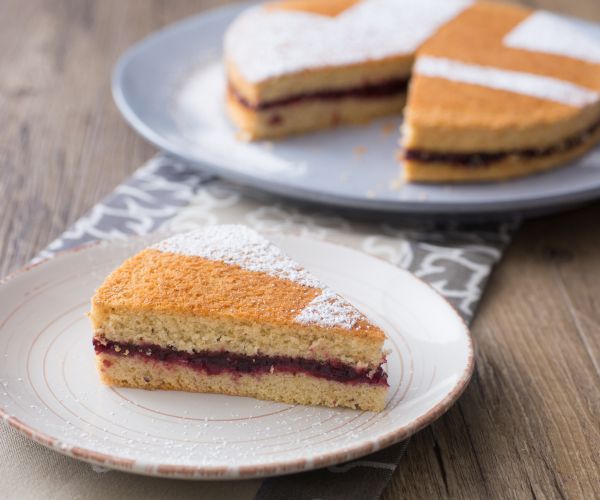 Tarta vertida con mermelada