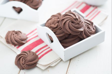 Rositas de masa quebrada al cacao