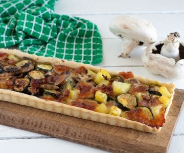 Rústico con patatas, setas y scamorza