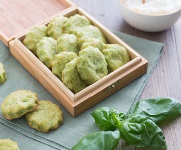 Galletas saladas al albahaca