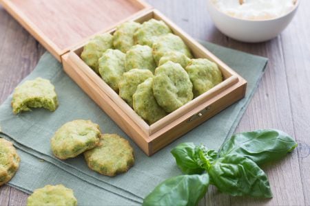 Galletas saladas al albahaca