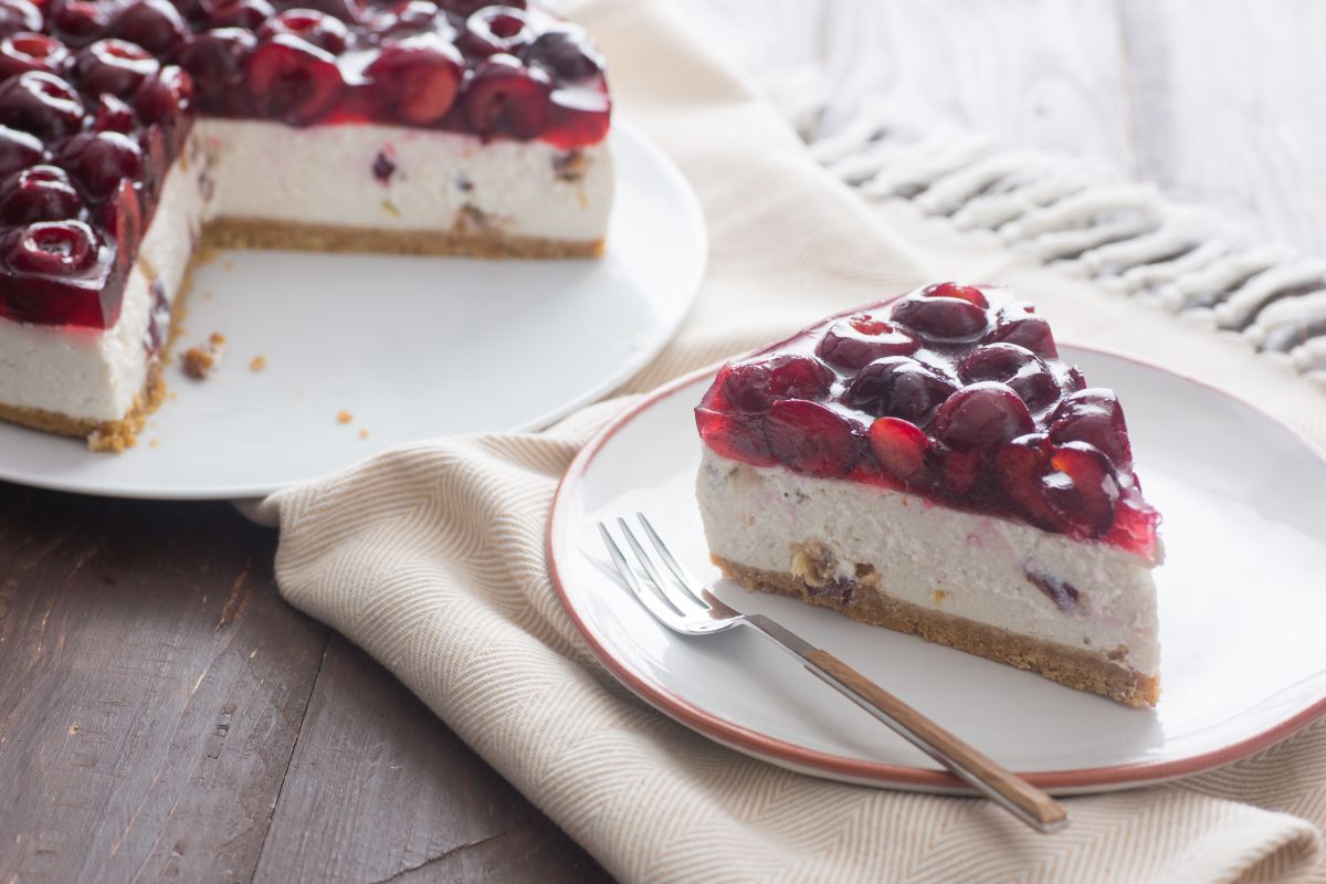 Tarta de queso con cerezas