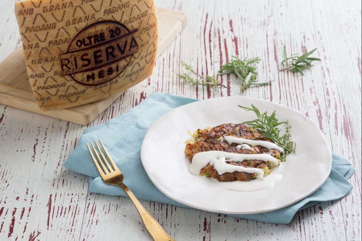 Rosti de calabacín y patatas con fonduta de Grana Padano