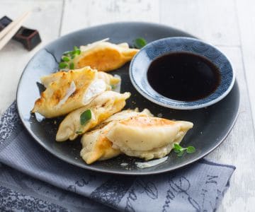Gyoza cacio y pepe