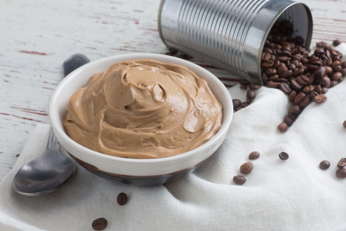 Crema diplomática al café