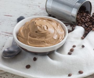Crema diplomática al café
