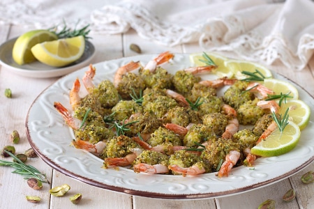 Gambas al horno en costra de pistachos