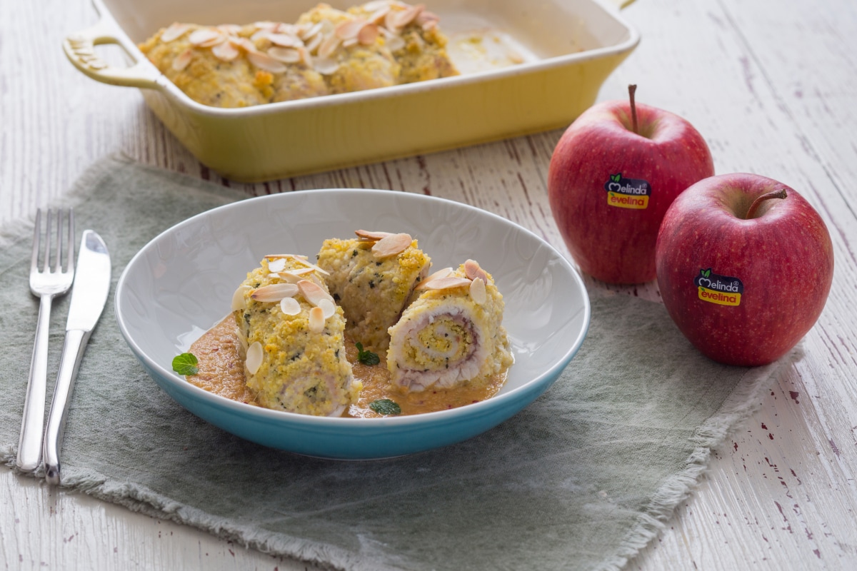 Rollitos de pez espada con salsa de manzana