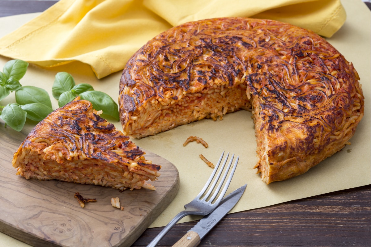 Frittata de espaguetis a la napolitana
