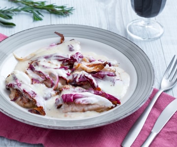 Escalopines con taleggio y radicchio
