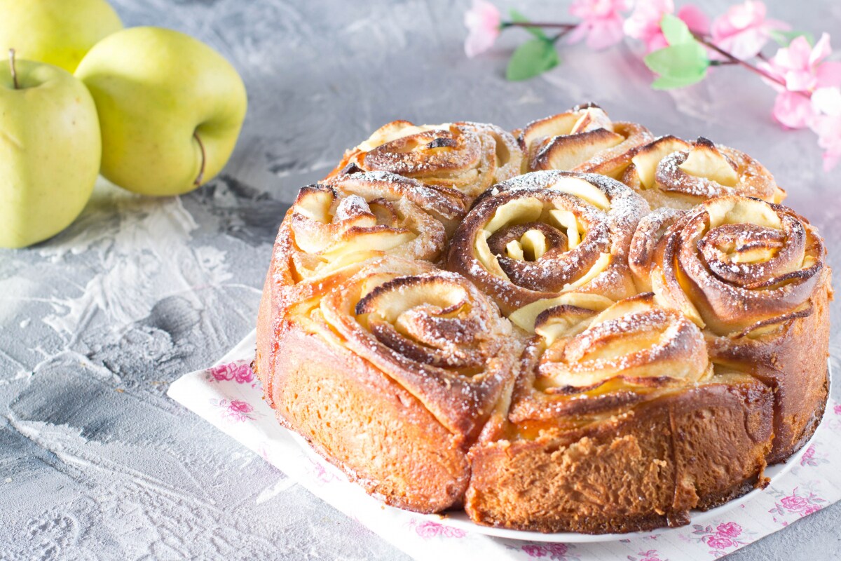 Tarta de rosas con manzanas
