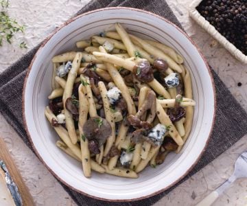 Strozzapreti con setas y gorgonzola