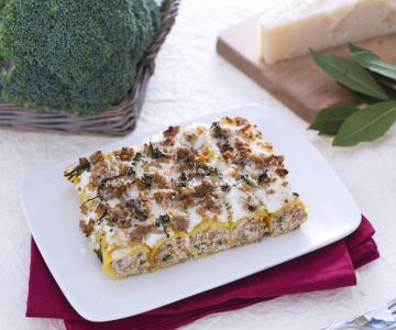 Canelones con crema de brócoli a la ricotta y ragú especiado