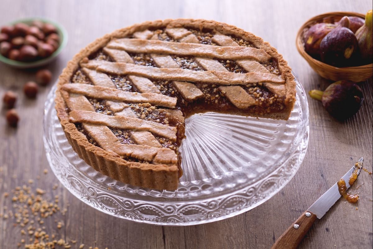 Tarta de avellanas con mermelada de higos