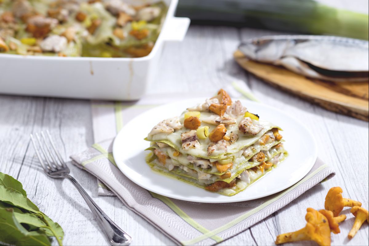 Lasaña con ragú de caballa y setas