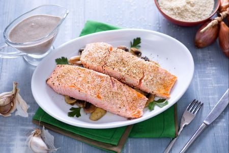 Filete de salmón crujiente con salsa Chardonnay