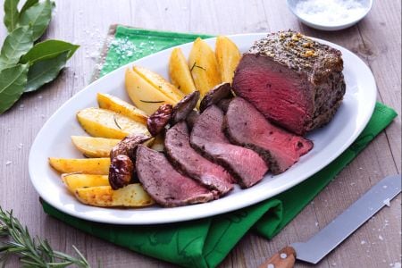 Rosbif al horno con champiñones y patatas