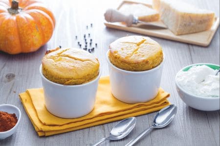 Soufflé de calabaza y pimentón con crema de burrata