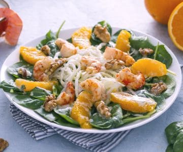 Ensalada de gambas con salsa de yogur