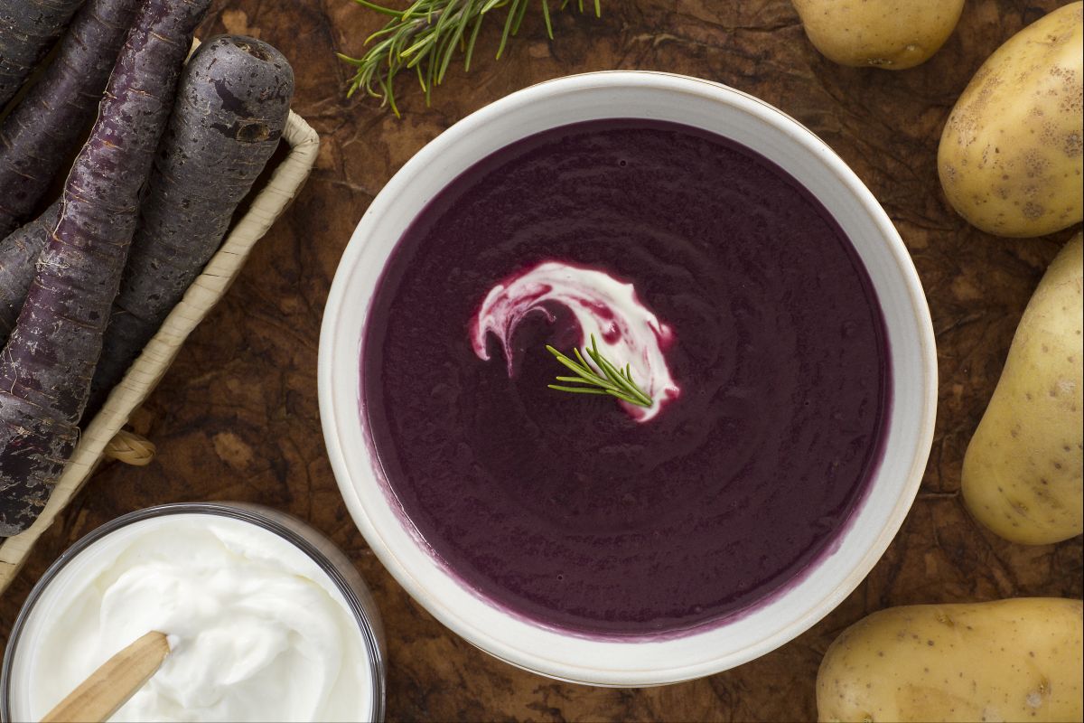 Crema de zanahorias moradas