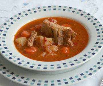 Estofado de costillas (guiso de costillas)