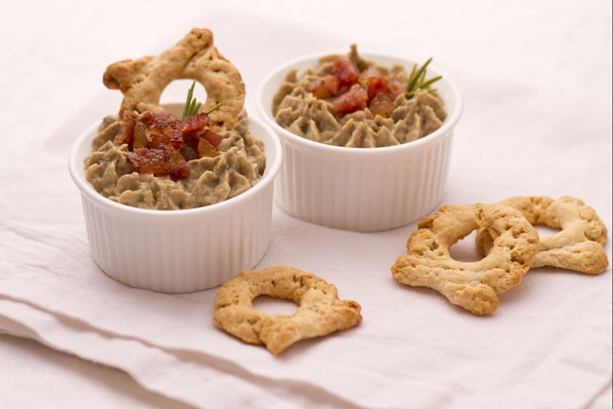 Torcelli con crema de lentejas y guanciale
