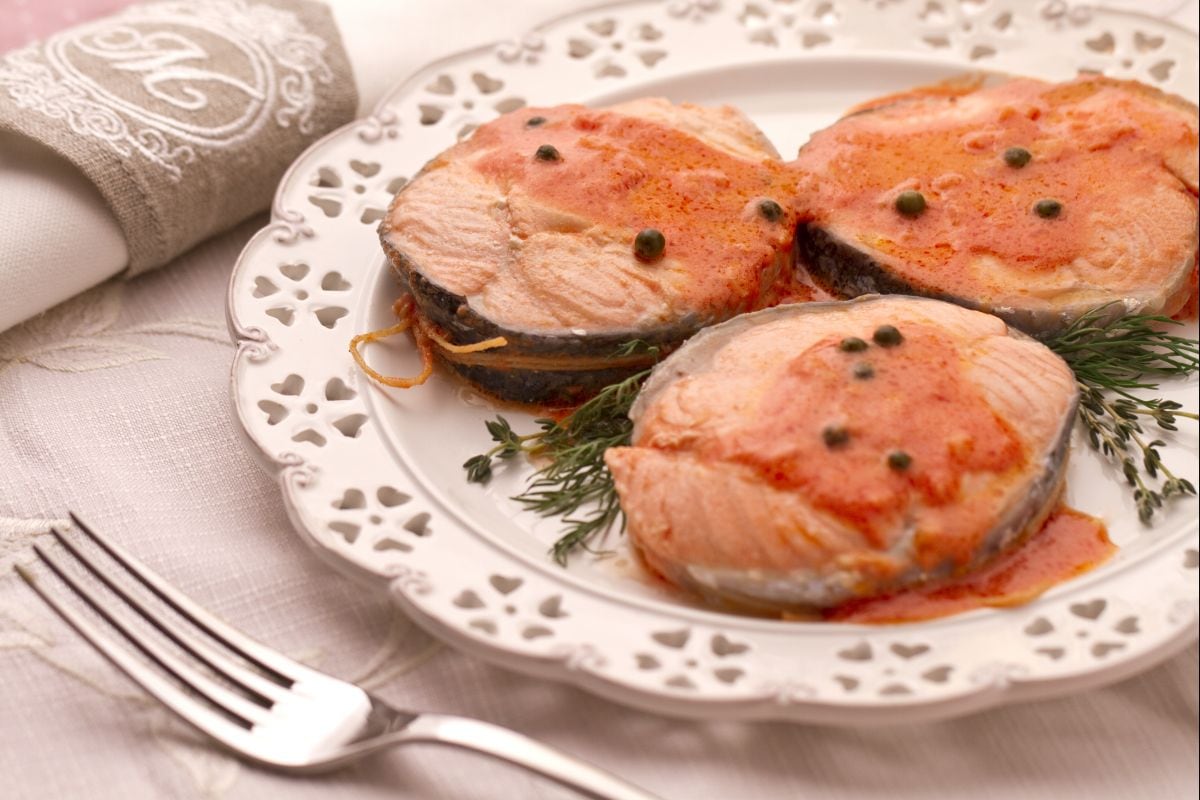 Medallones de salmón a la pimienta verde