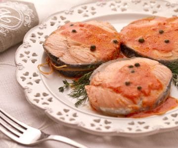 Medallones de salmón a la pimienta verde