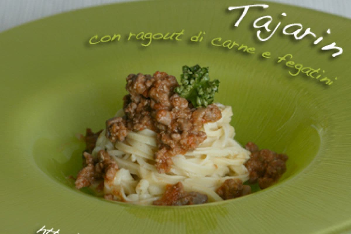 Tajarin con salsa de carne y higaditos