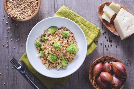 Fregola con brócoli romanesco