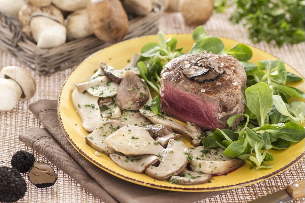 Filete con boletus y trufa