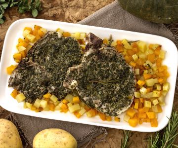 Chuletas a las hierbas con calabaza y patatas