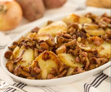 Rosticciata (grostl) de rebozuelos con speck