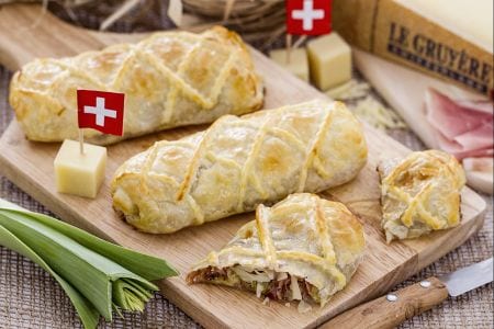 Mini strudel con puerro, speck y Gruyère