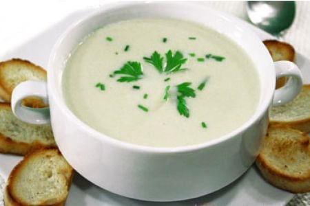 Vichyssoise (crema fría de puerros y patatas)