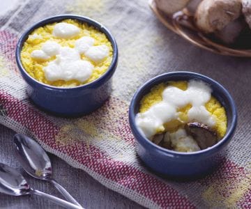 Terrinas gratinadas de polenta y setas porcini